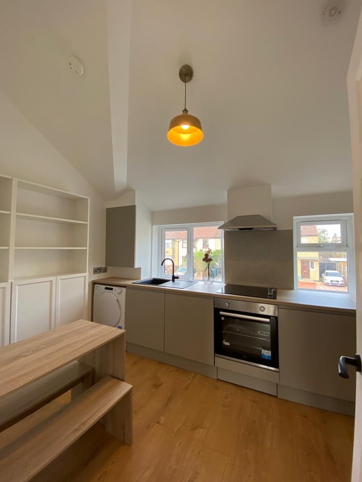 Greenford, Ealing 3 Bed SemiDetached House, Windmill Lane, UB6 To