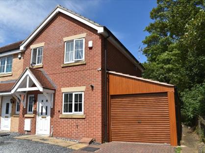 3 Bed Semi-Detached House, Robins Row, NG15