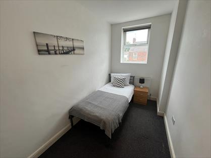 Room in a Shared Flat, Queen Street, DN22