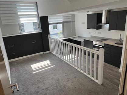 Studio Flat, Moxon Island, ST1