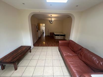 Room in a Shared House, Turners Road, E3