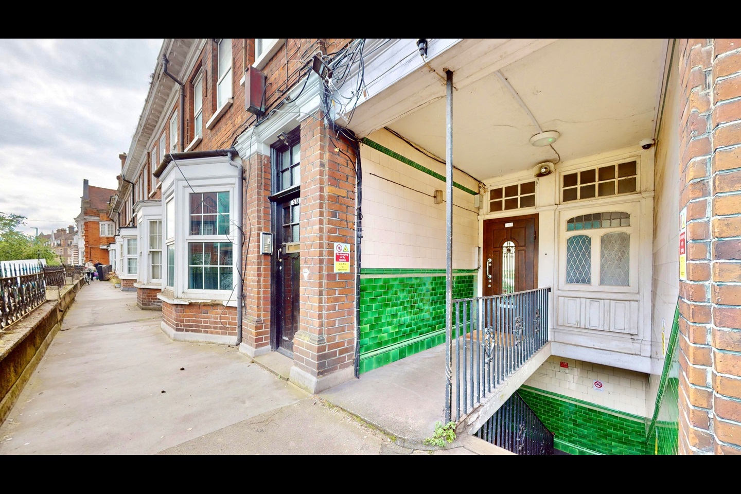 London Studio Flat, Golders Green Road, NW11 To Rent Now for £1,200.00 p/m