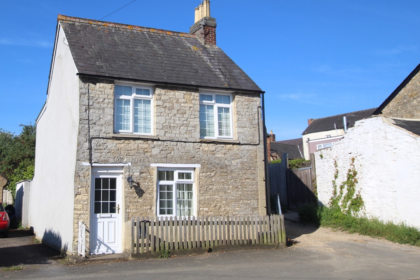 Brackley 2 Bed Detached House, Church Road, NN13 To Rent Now for £