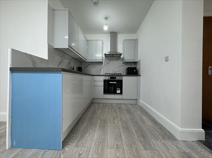 3 Bed Flat, Lewis Road, UB1