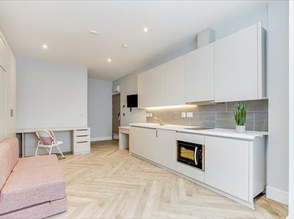 Studio Flat, Ackley House, W5