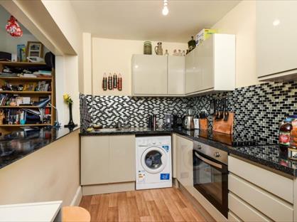 1 Bed Flat, Cobourg Road, SE5