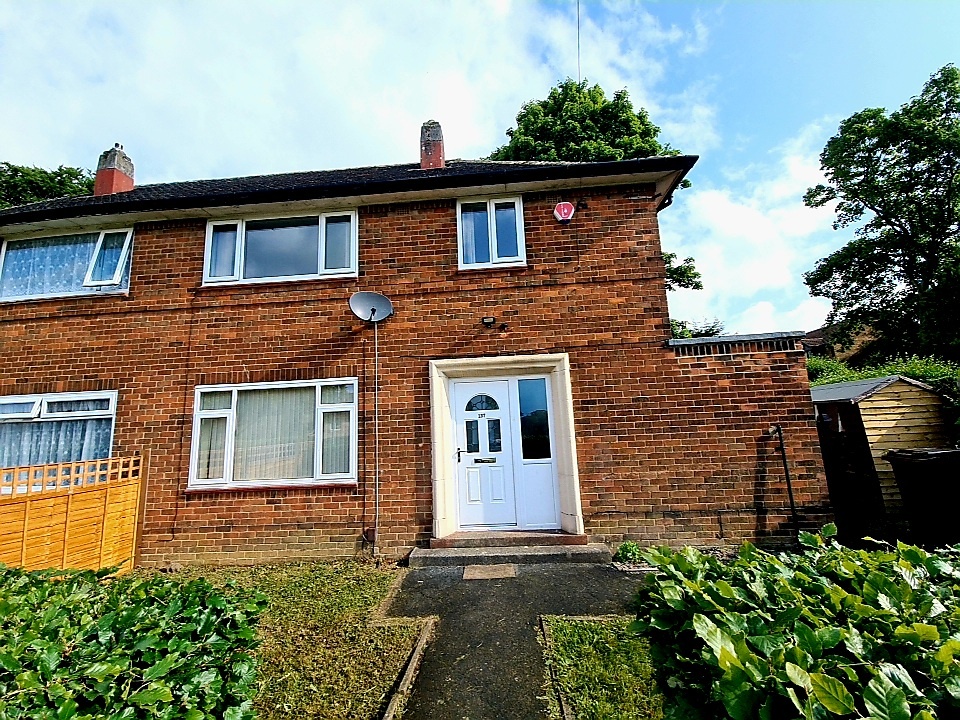 3 Bed Semi-Detached House, Sandringham Drive, LS17