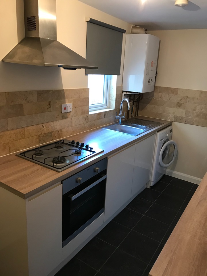 3 Bed Terraced House, Oxford Road, RG30