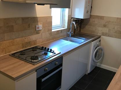 3 Bed Terraced House, Oxford Road, RG30