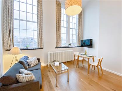 1 Bed Flat, Mcdonald Road, EH7