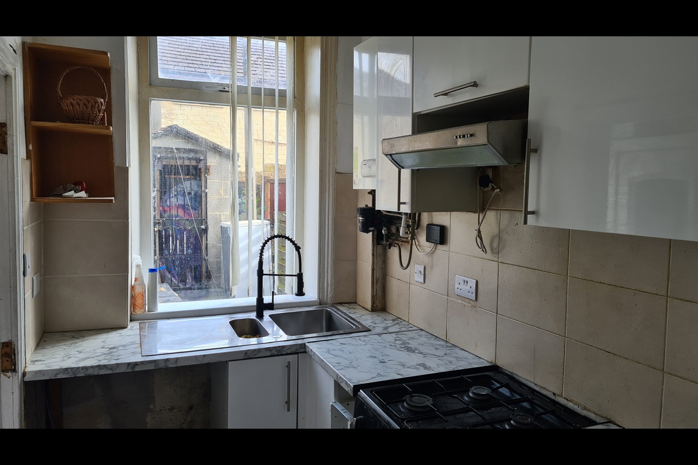 Bradford 2 Bed Terraced House, St. Stephens Road, BD5 To Rent Now