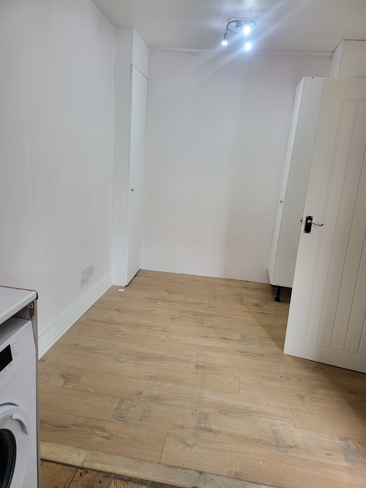 Croydon Studio Flat, Midhurst Avenue, CR0 To Rent Now for £795.00 p/m