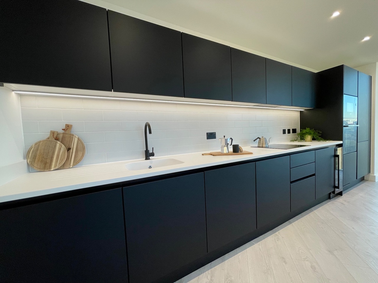 2 Bed Flat, Trinity Way, M3 photo 4