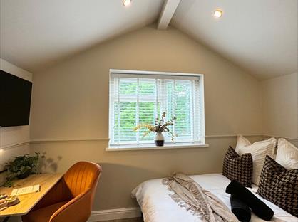Room in a Shared House, Moorside Road, M27