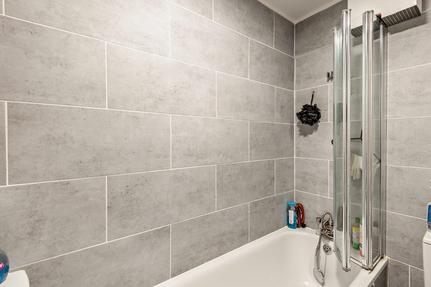 London Room in a Shared Flat, Stocksfield Road, E17 To Rent Now for