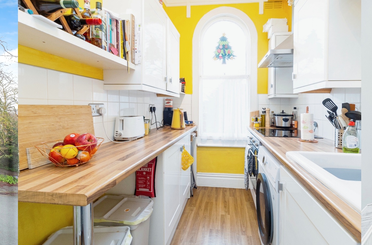 Bedford 2 Bed Flat, Rothsay Road, MK40 To Rent Now for £1,395.00 p/m