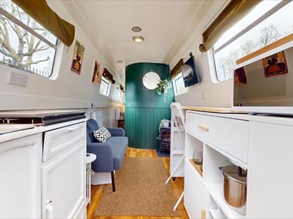 1 Bed House Boat, Little Venice, W2