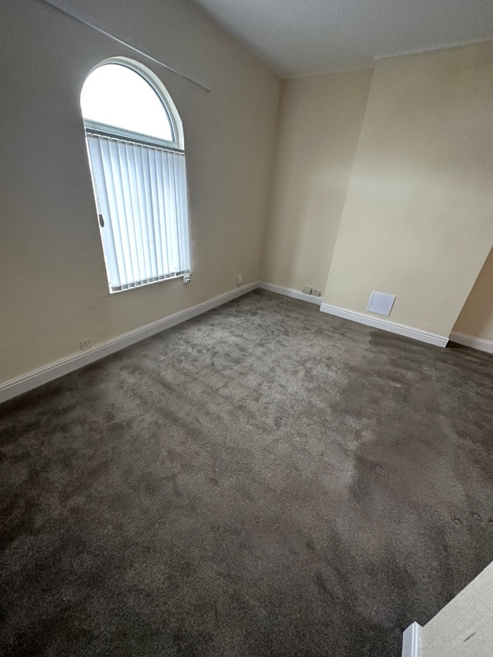 Birkenhead 3 Bed Flat, Thompson Street, CH41 To Rent Now for £895.