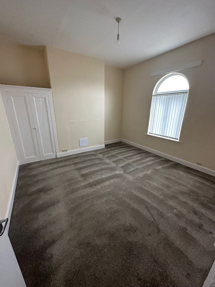 Birkenhead 3 Bed Flat, Thompson Street, CH41 To Rent Now for £895.