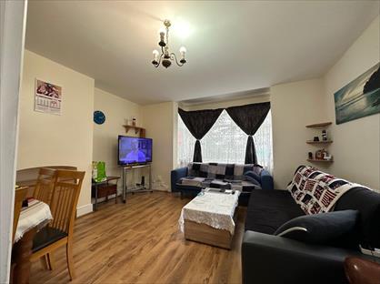 2 Bed Flat, Chelmsford Road, E17