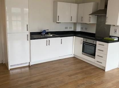 2 Bed Flat, Southernhay Close, SS14