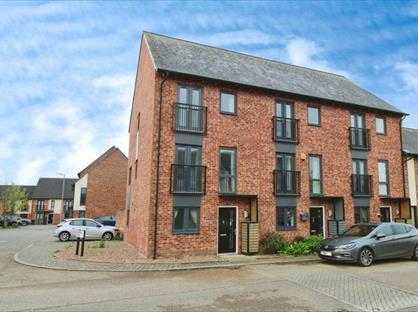 4 Bed End Terrace, Flockton Road, WF10