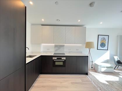 Studio Flat, Silverleaf House, W3