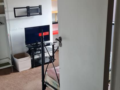 Room in a Shared House, Halifax Road, WF13