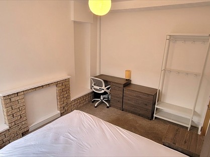 Room in a Shared House, Meadow Street, CF37