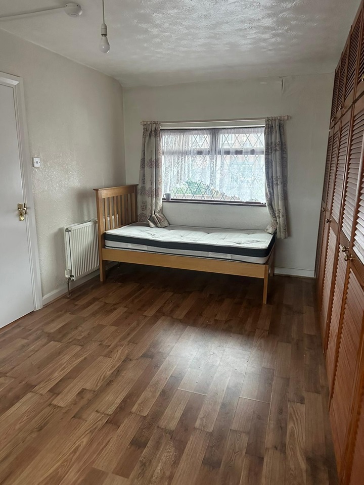 Leeds 4 Bed Terraced House, Harehills Lane, LS8 To Rent Now for £
