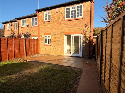 1 Bed Terraced House, Billinton Drive, RH10
