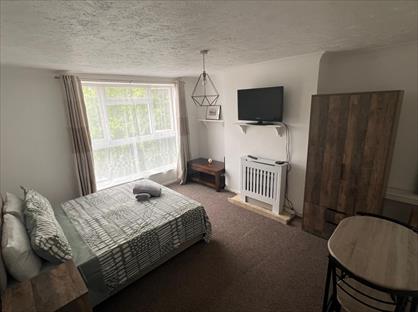 Room in a Shared Flat, Thistledown, SS14