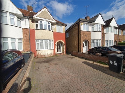 3 Bed Semi-Detached House, Willow Way, LU3