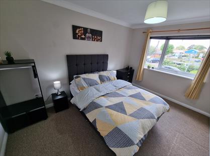 2 Bed Flat, Wave Bridge Court, CM9
