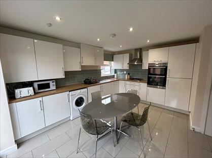 Room in a Shared House, Thillans, MK43