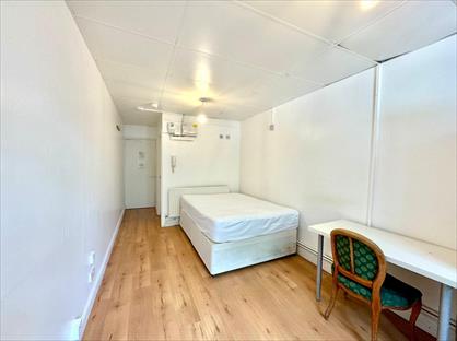 Studio Flat, Kember Street, N1