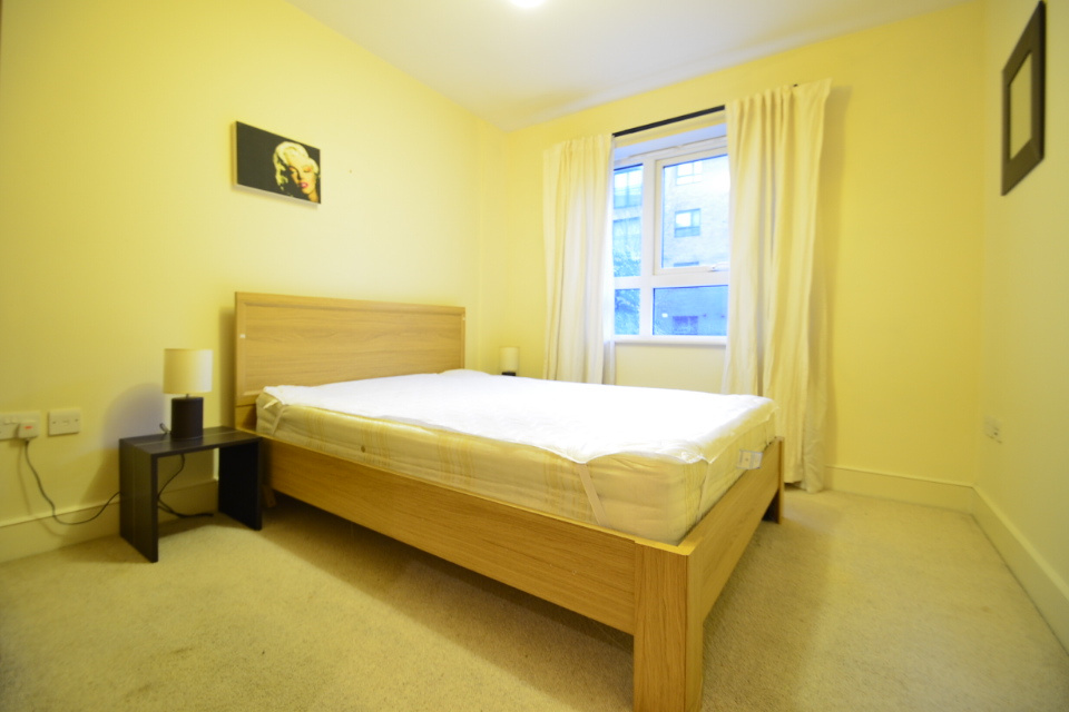 London 1 Bed Flat, Wealden House, E3 To Rent Now for £1,650.00 p/m