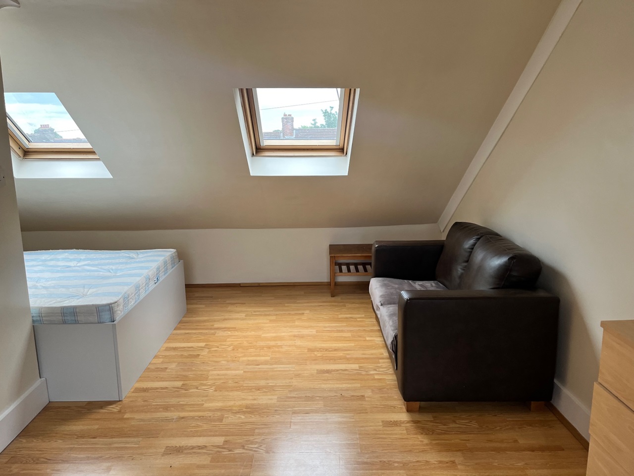 Southall Bedsit, Burns Avenue, UB1 To Rent Now for £960.00 p/m