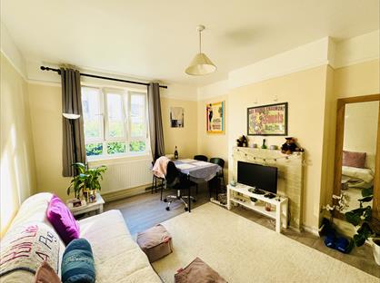 2 Bed Flat, Elizabeth House, W6