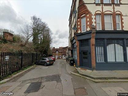 2 Bed Flat, Croydon Road, RH2