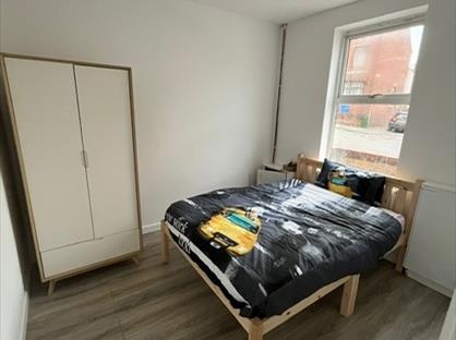 3 Bed Terraced House, Hall Street, ST6