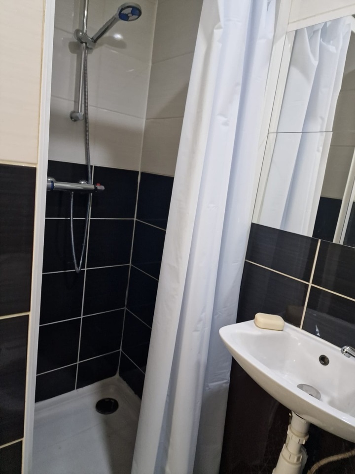 Darlaston Studio Flat, Walsall Road, WS10 To Rent Now for £628.33 p/m