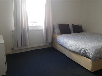 Studio Flat, Cross Street, WV13