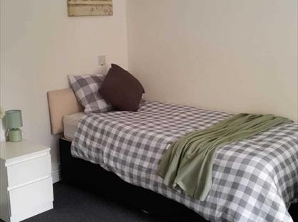 Room in a Shared House, Temple Bar, WV13