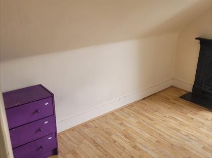 Room in a Shared House, Lower Addiscombe Road, CR0