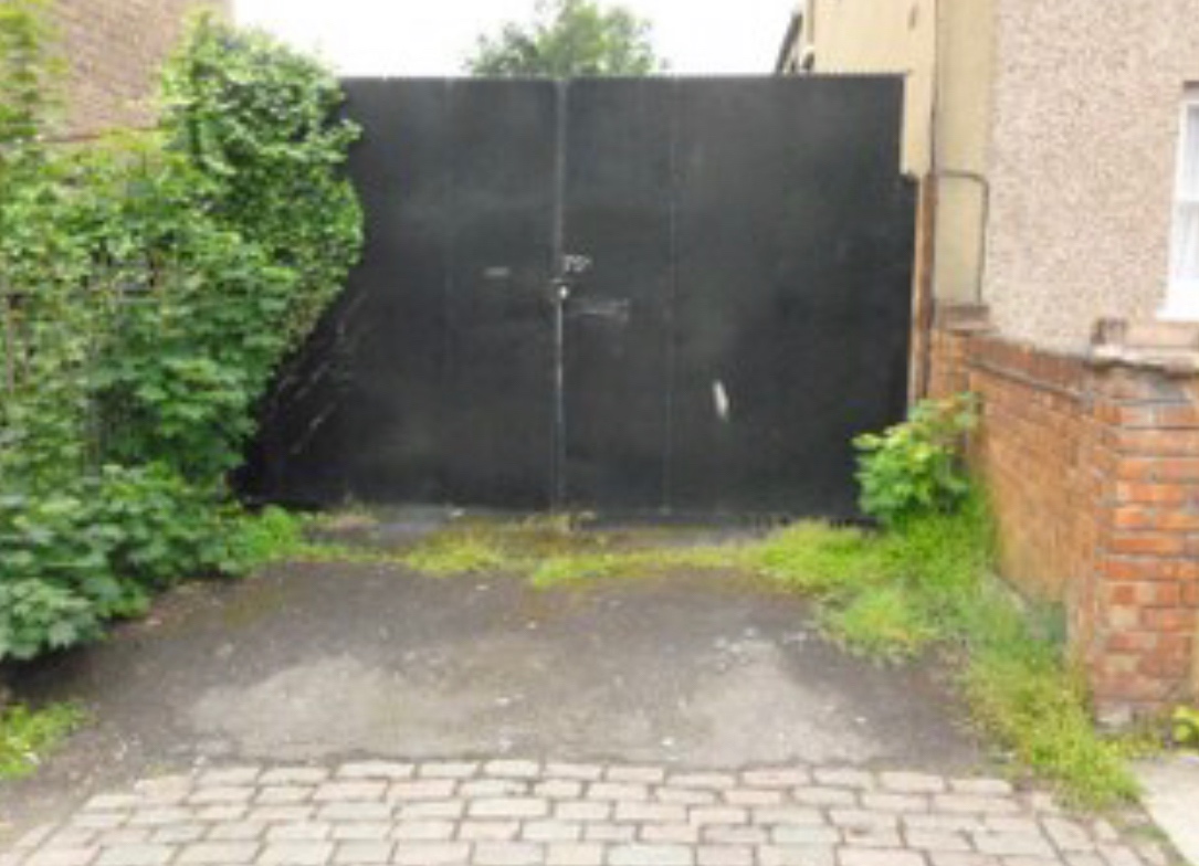 London 1 Bed Mobile Home, St Loys Road, N17 To Rent Now for £1,299.