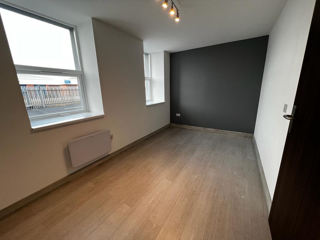 NewcastleUnderLyme 1 Bed Flat, Hempstalls Lane, ST5 To Rent Now for £725.00 p/m