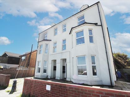 1 Bed Flat, Pakefield Road, NR33