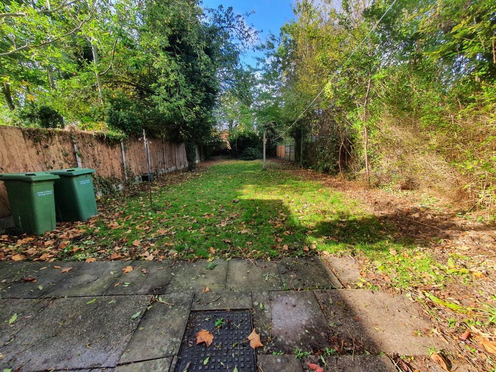 Oadby, Leicester 3 Bed SemiDetached House, Fairfield Road, LE2 To