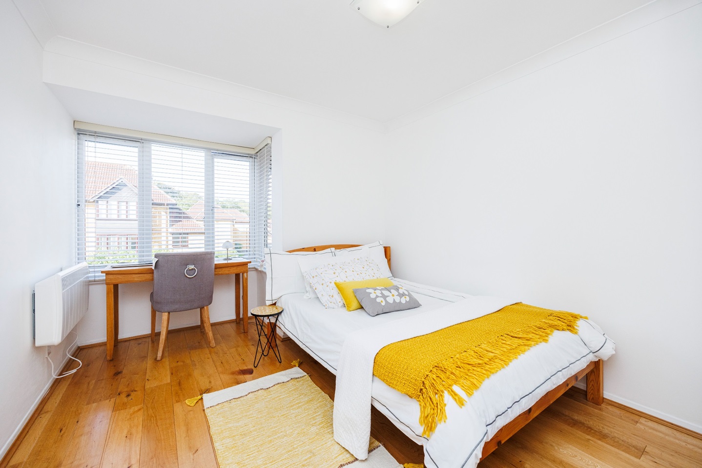 London 3 Bed Flat, Linwood Close, SE5 To Rent Now for £2,700.00 p/m
